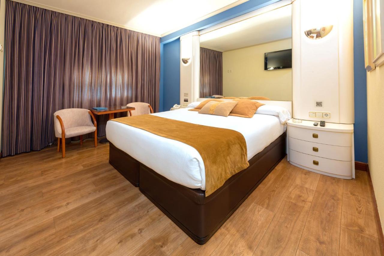Motel Jardin Олейрос Екстер'єр фото