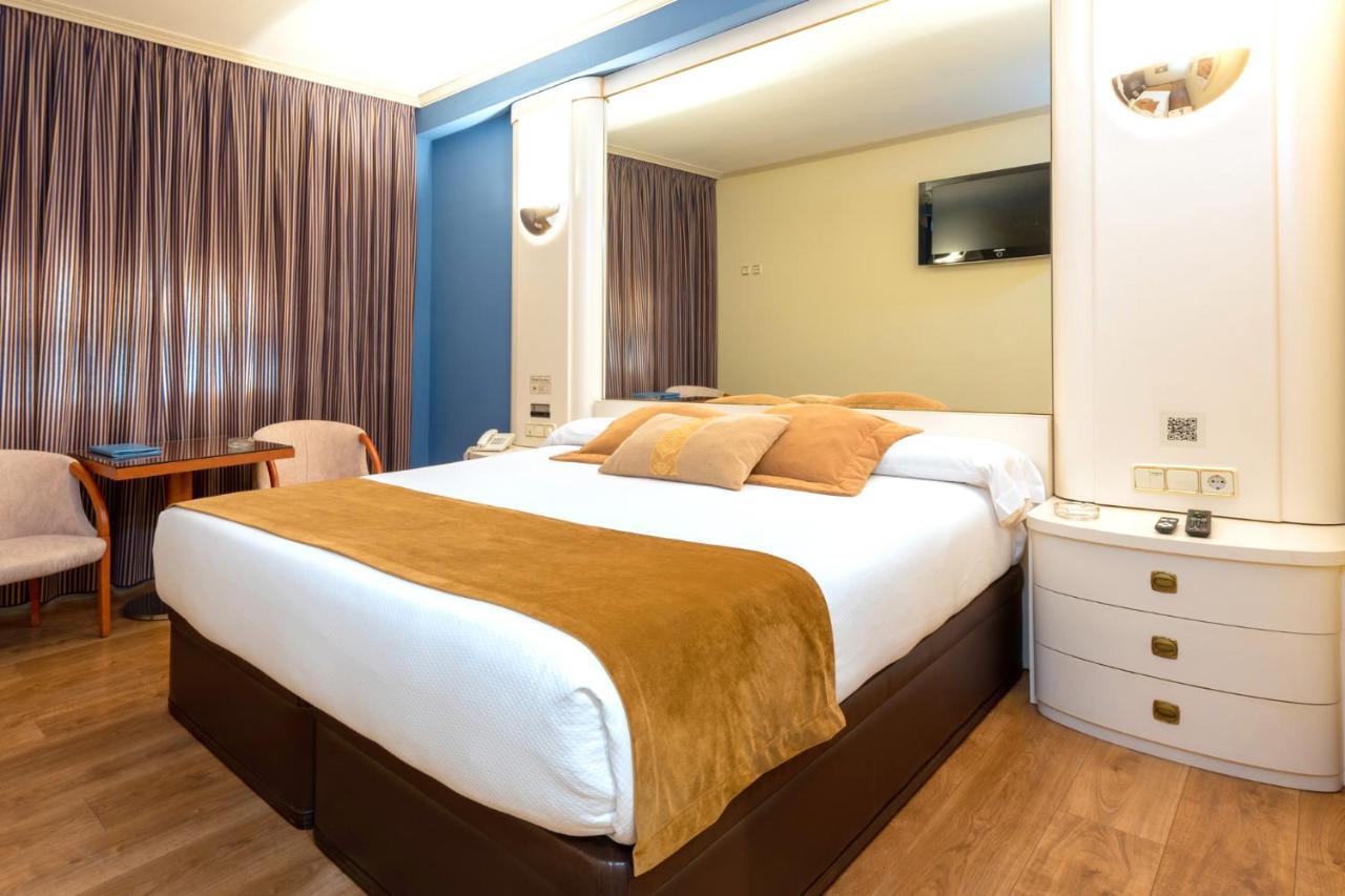 Motel Jardin Олейрос Екстер'єр фото